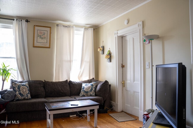 Photo - 908 3rd Ave