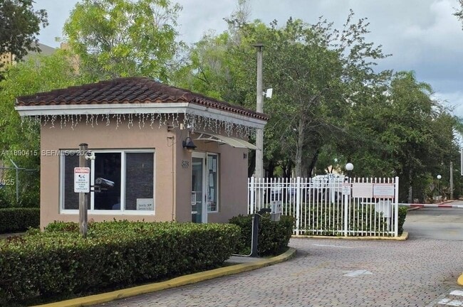 Photo - 8405 NW 8th St Unidad 311