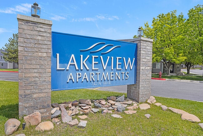 Lakeview Apartment Homes