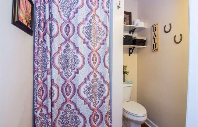 Photo - 233 N Main St