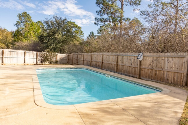 Photo - 180 Peoria Blvd