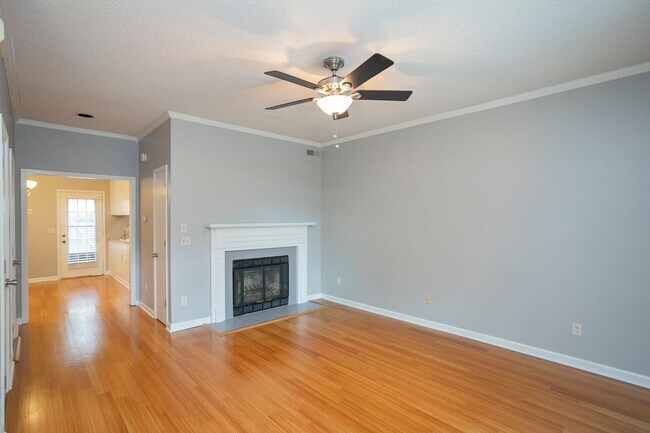 Photo - 127 Lakebrink Dr