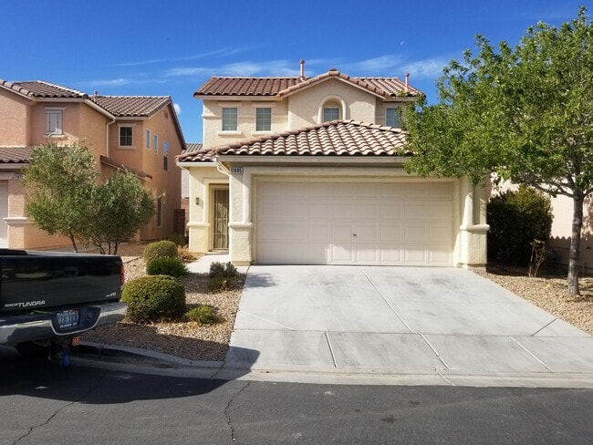 Building Photo - 3 Bedroom centrally located near Silverado...