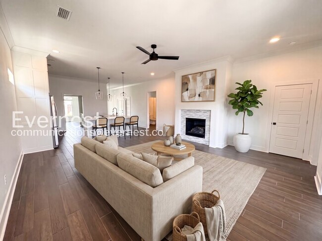 16 Short Leaf Ln
