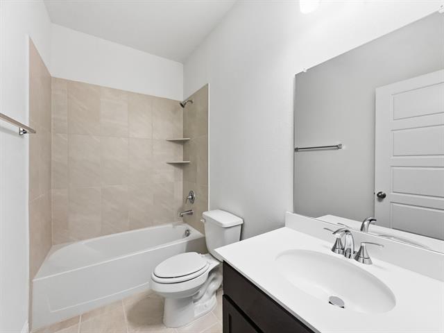 Photo - 622 Saxony Dr