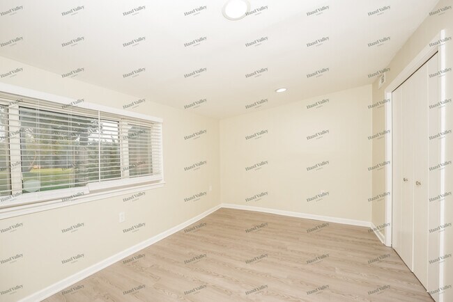 Photo - 26560 Cannon Rd