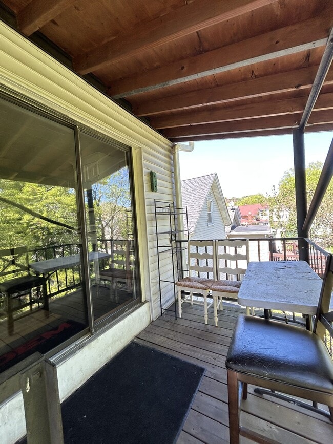 Photo - 117 Nicoll St Unit #3