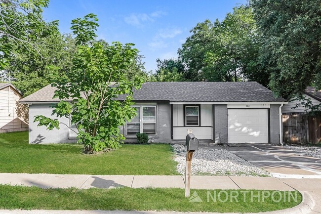 Building Photo - 3 BR/1BA | Updated Single Family Home | 1-Car Garage | Large Backyard!