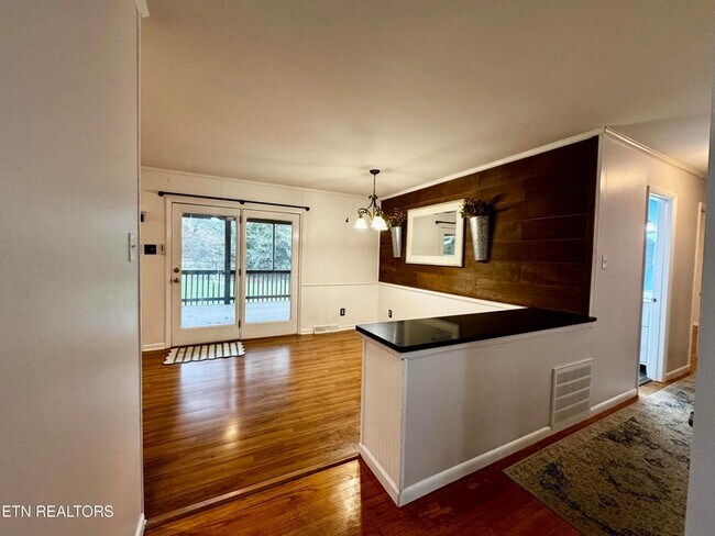 Photo - 824 Noragate Rd