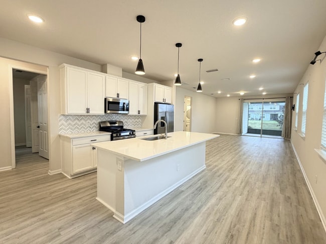 Photo - 162 Cedar Elm Way