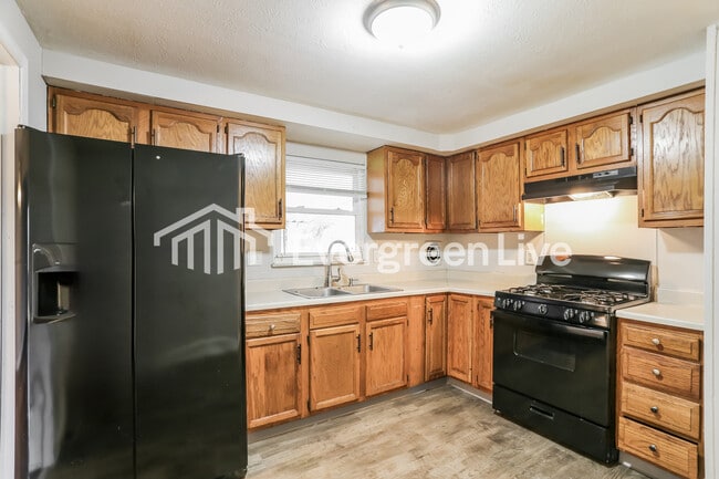 Photo - 3411 Quaker Rd