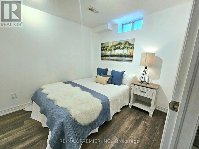 Photo - 3900 Arvona Pl