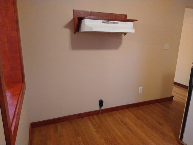 Photo - 4633 Sandy Lake Rd