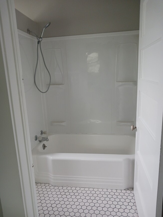 Everything is bright and clean! - 1202 W 3rd Ave Unit B