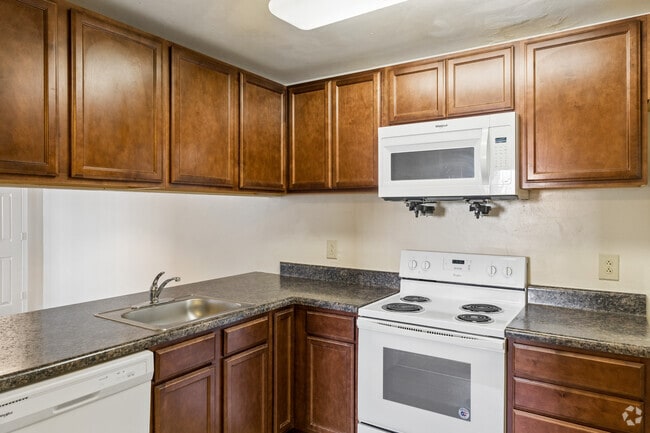 Sandpiper - 2BR, 1BA - 699SF - Kitchen