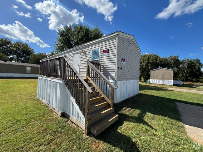 Building Photo - 503 W Lower Line St Rental