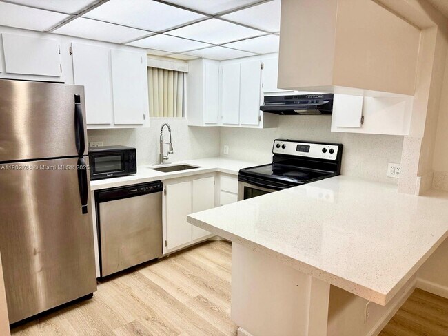 Photo - 8290 Lake Dr Unit 223