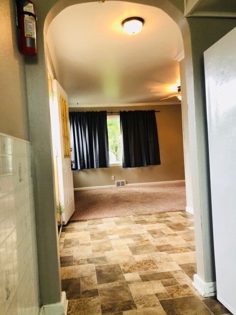 Building Photo - 1020 N 15th St Unit Upper