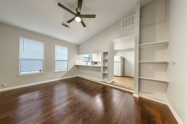 Photo - 406 W Johanna St Unit B