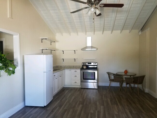 5819 Redondo Dr