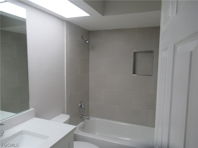 Photo - 926 SE 8th St