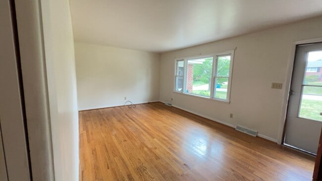 Photo - Oaklawn Avenue 3645/3647 Unidad 3647
