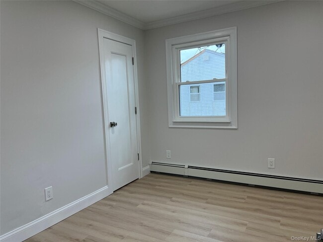 Photo - 683 Old Bethpage Rd