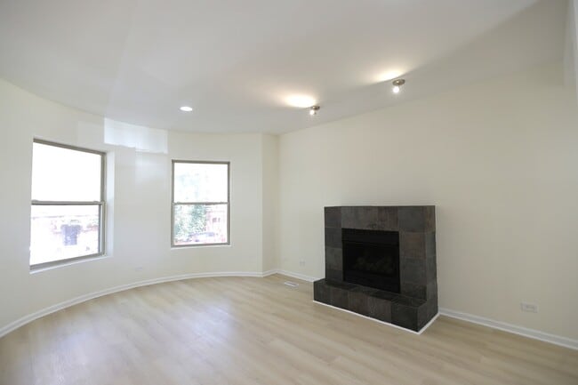 Photo - 1223 E 52nd St