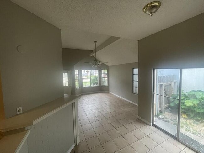 Photo - 11529 Springshire Dr