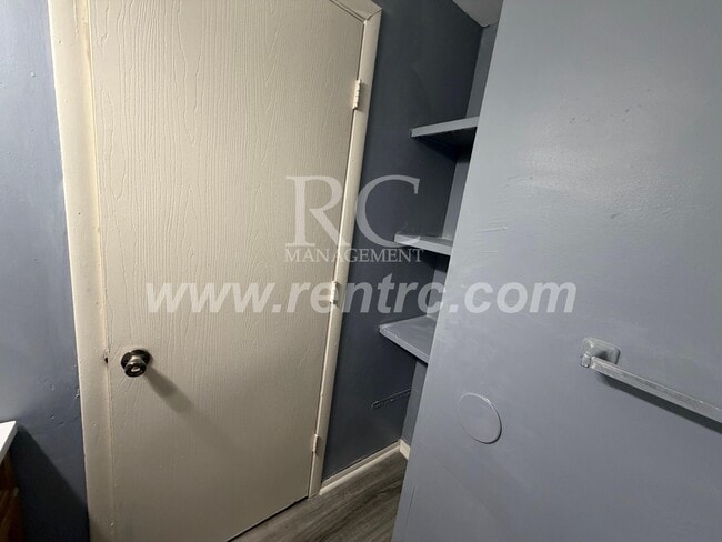 Photo - 619-1 Elm-W