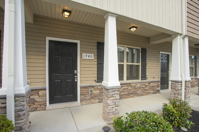 Photo - 1740 Sprucedale Dr Townhome