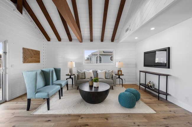 Photo - 212 Orange St