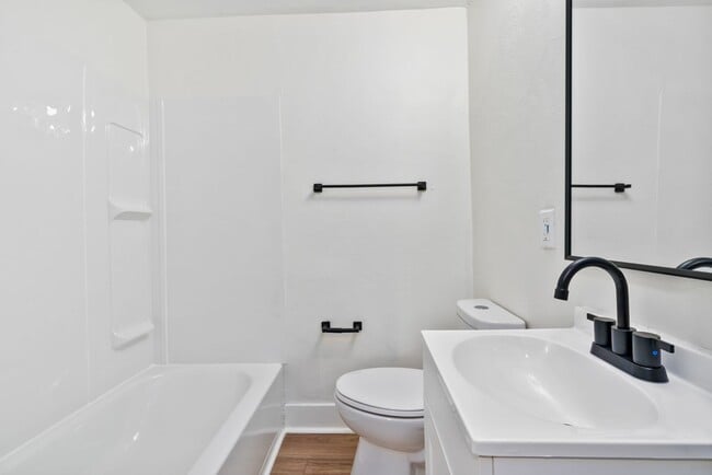 Photo - 7700-7704 Stanton Avenue Unidad 7702 Stanton Avenue