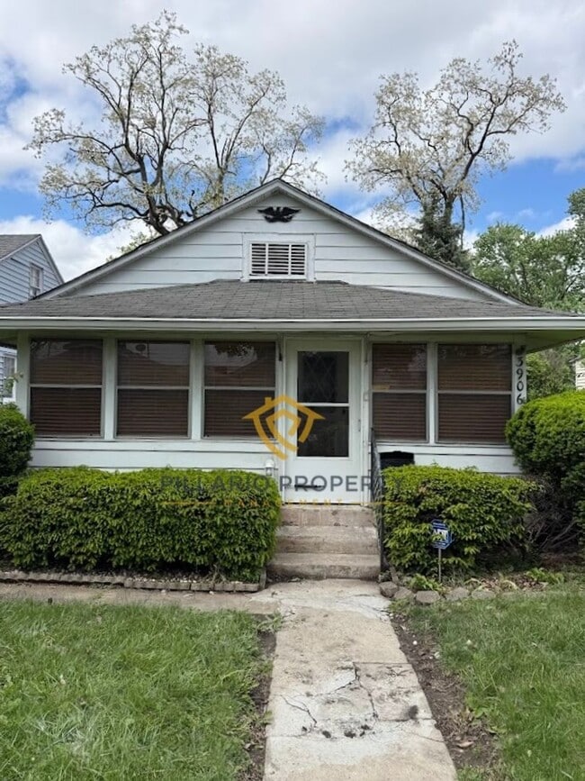 Building Photo - **MOVE IN SPECIAL - Fully Renovated 3-Bedroom Home Near Christian Park Available NOW!