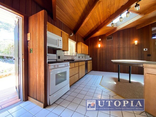 Photo - Sunny, Spacious, Home Near Sunny Cove Beach