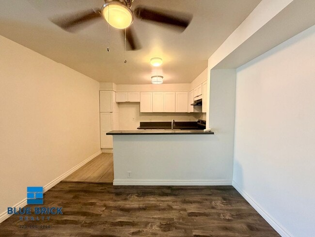 Photo - 12325 Chandler Blvd Unit 208