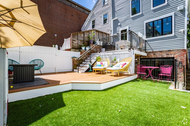 Building Photo - 452 W 4th St Unit 452 Rental