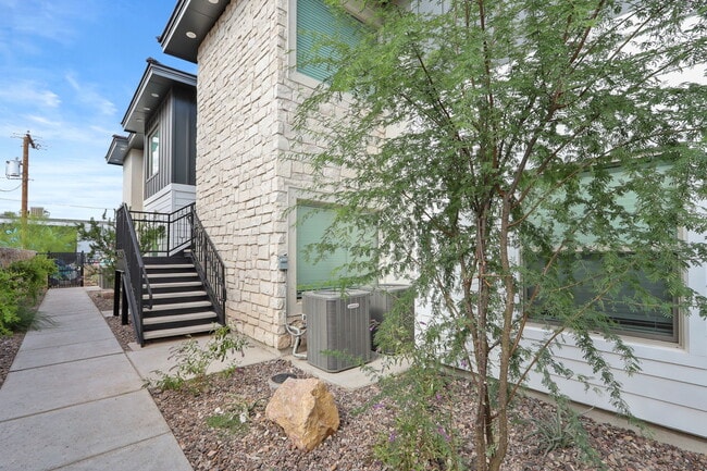 3811 Pera Ave Unit 2bedroom
