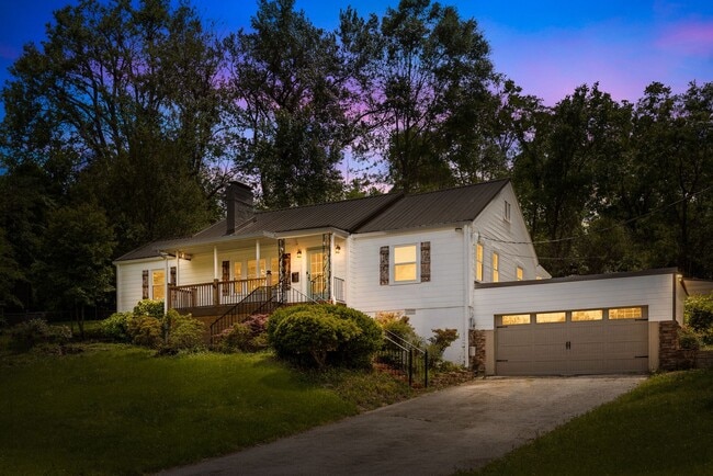 Beautifully Renovated 3 Bedroom 2.5 Bath H... - Beautifully Renovated 3 Bedroom 2.5 Bath H... Casa