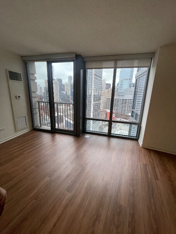 Building Photo - 503 N Kingsbury St Rental