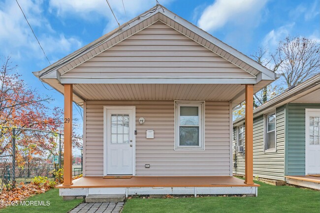 Photo - 29 Drs James Parker Blvd Casa