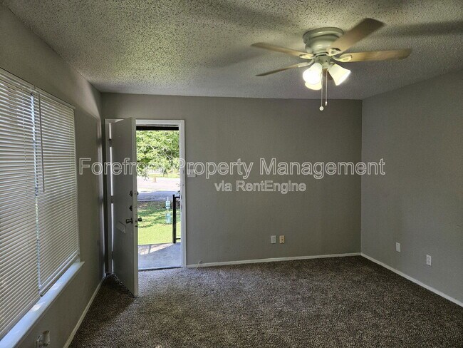 Photo - 103 Smith Ln