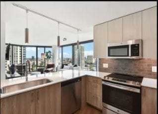 Photo - 350 N Canal St