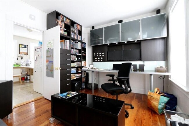 Building Photo - 71 Porter St Unit 2 Rental