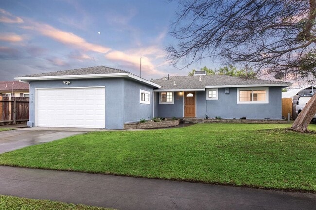 Building Photo - Nicely Remodeled North Fresno 3/1.5 Rental