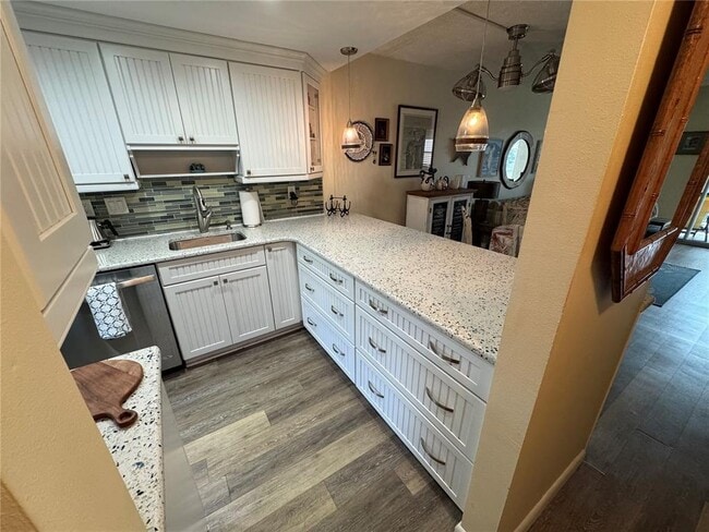1400 Tarpon Center Dr Unit 111