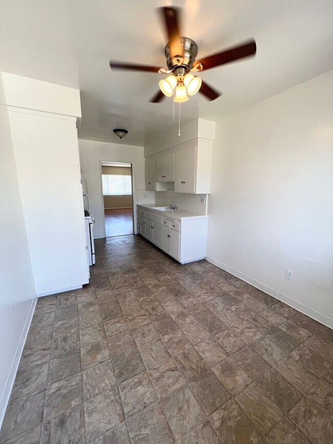 Acacia Apartments