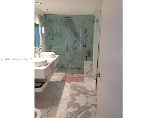 Photo - 485 Brickell Ave Unit 3303