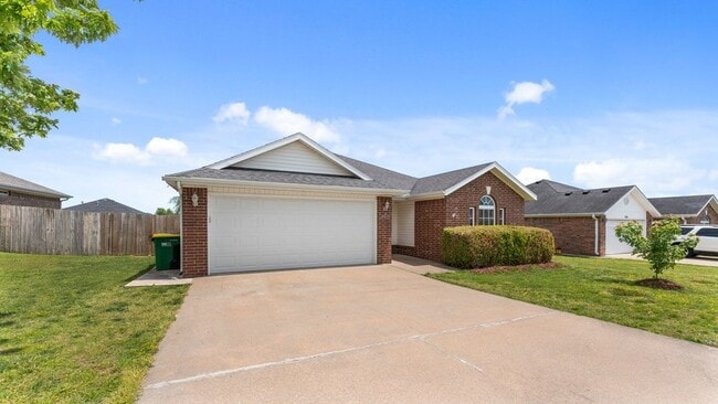 Photo - 440 Brookfield Dr