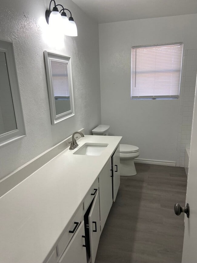 Photo - 3/1 house with garage, fenced backyard, walk to TSU